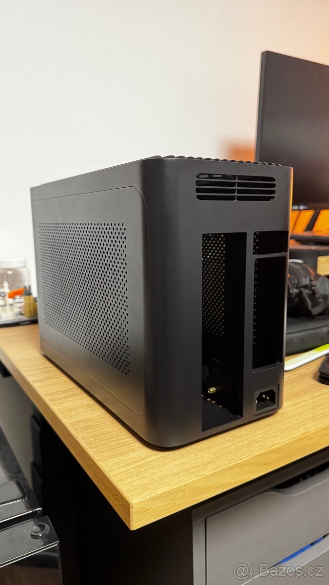 Počítačová skříň IQUNIX ZX-1 Aluminum Mini-ITX Case - 3
