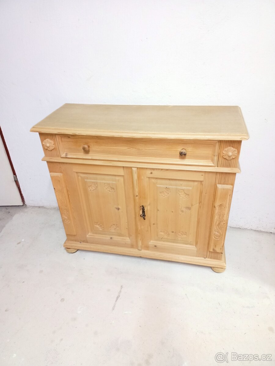 Prodám hezkou sestavu z masivu-komoda,věšák,zrcadlo. - 3