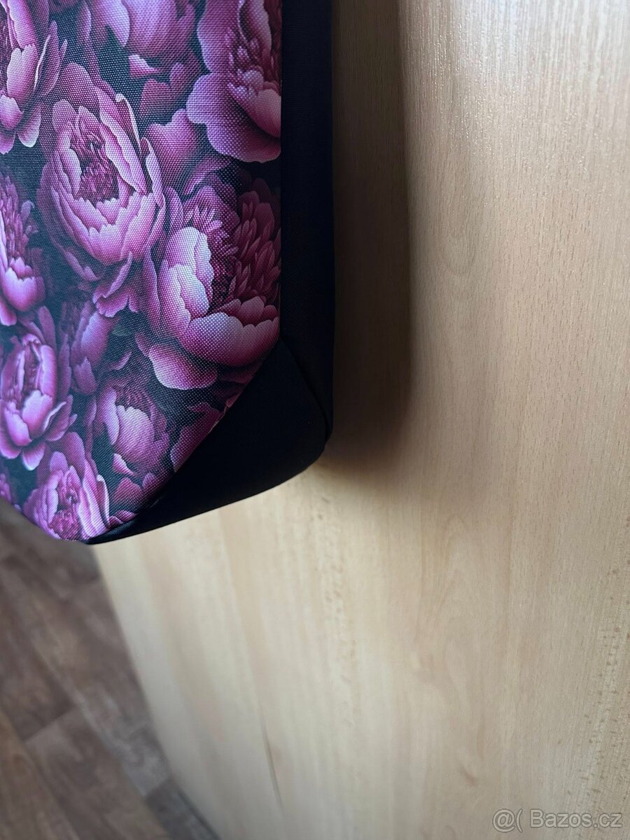 Kabelka s pivoňkami - 3