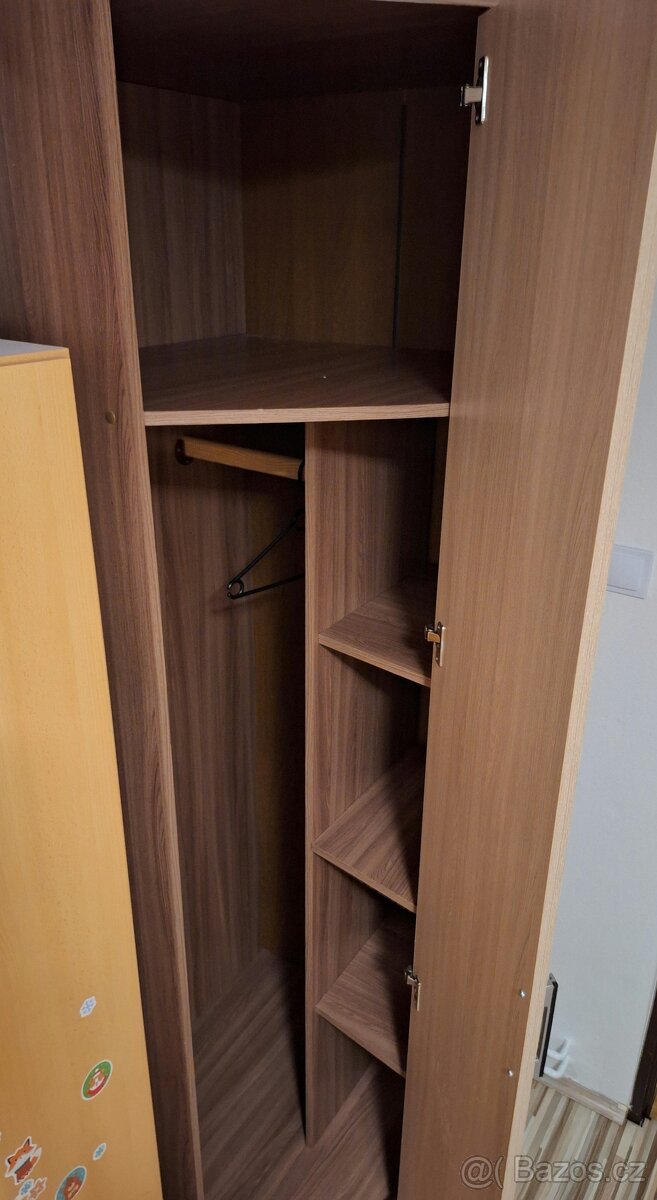 Rohová skříň - 3