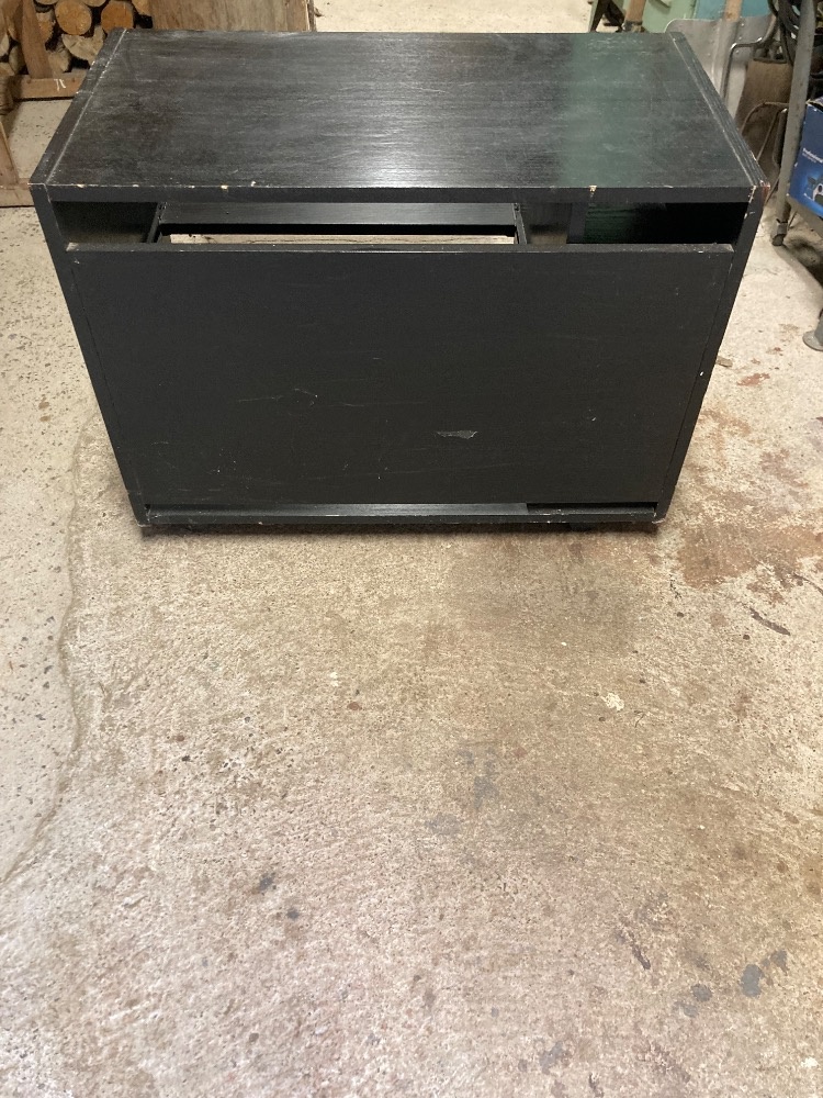 Skříňka pod televizi - černá - 3