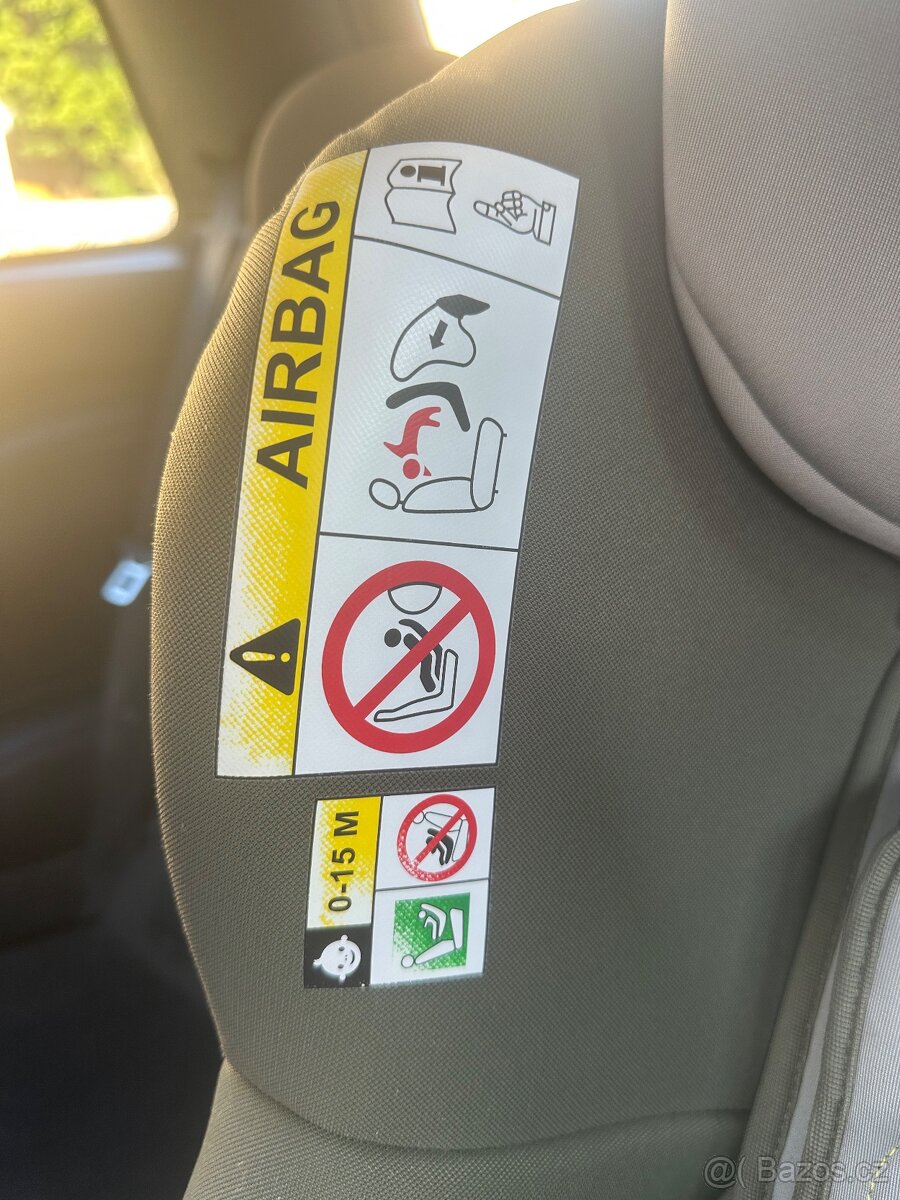 Autosedačka Britax Römer Dualfix i-Size s miminkovnikem - 3