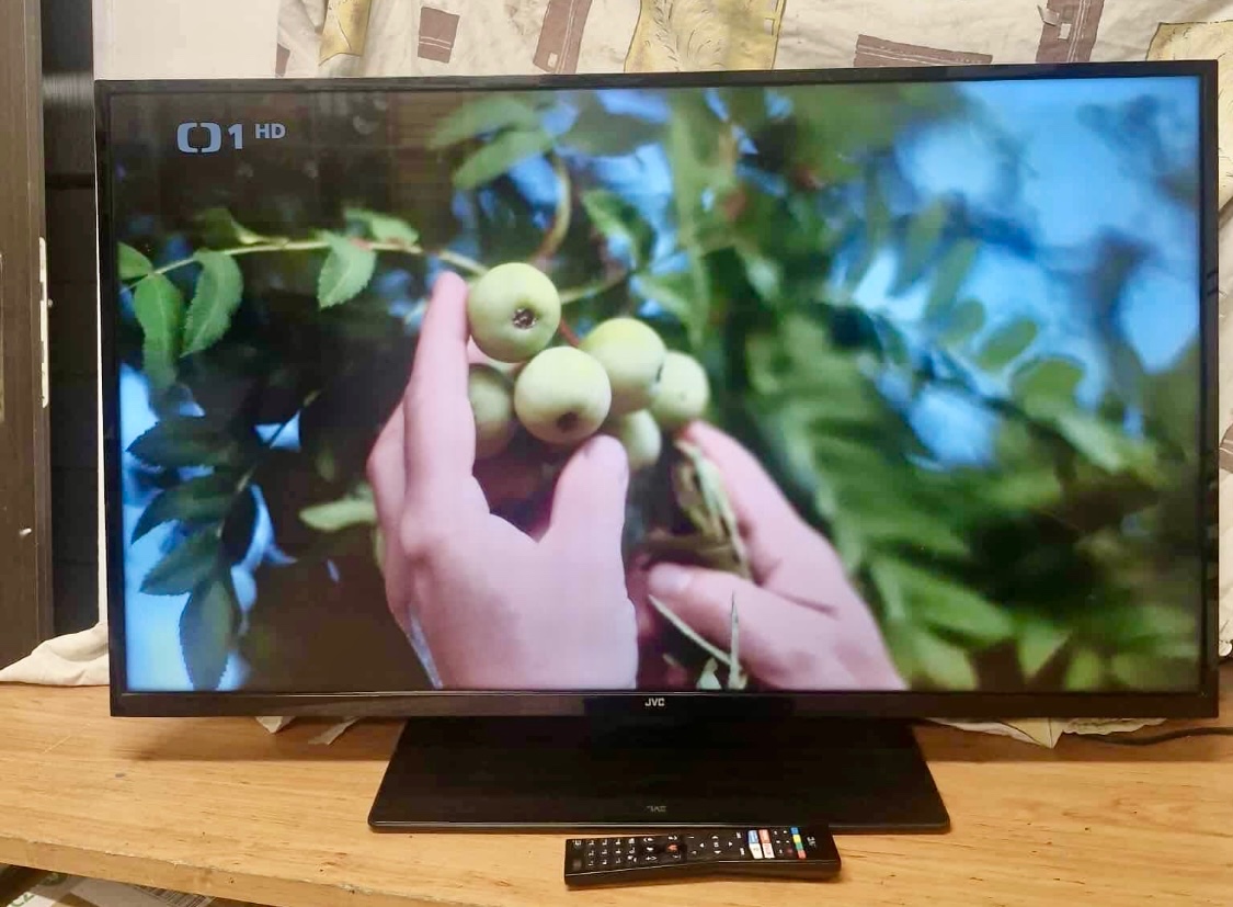 4K UHD Smart JVC televizor - 3