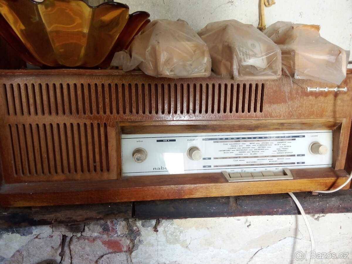 Stará elektronika - TV, radia,VHS - 3