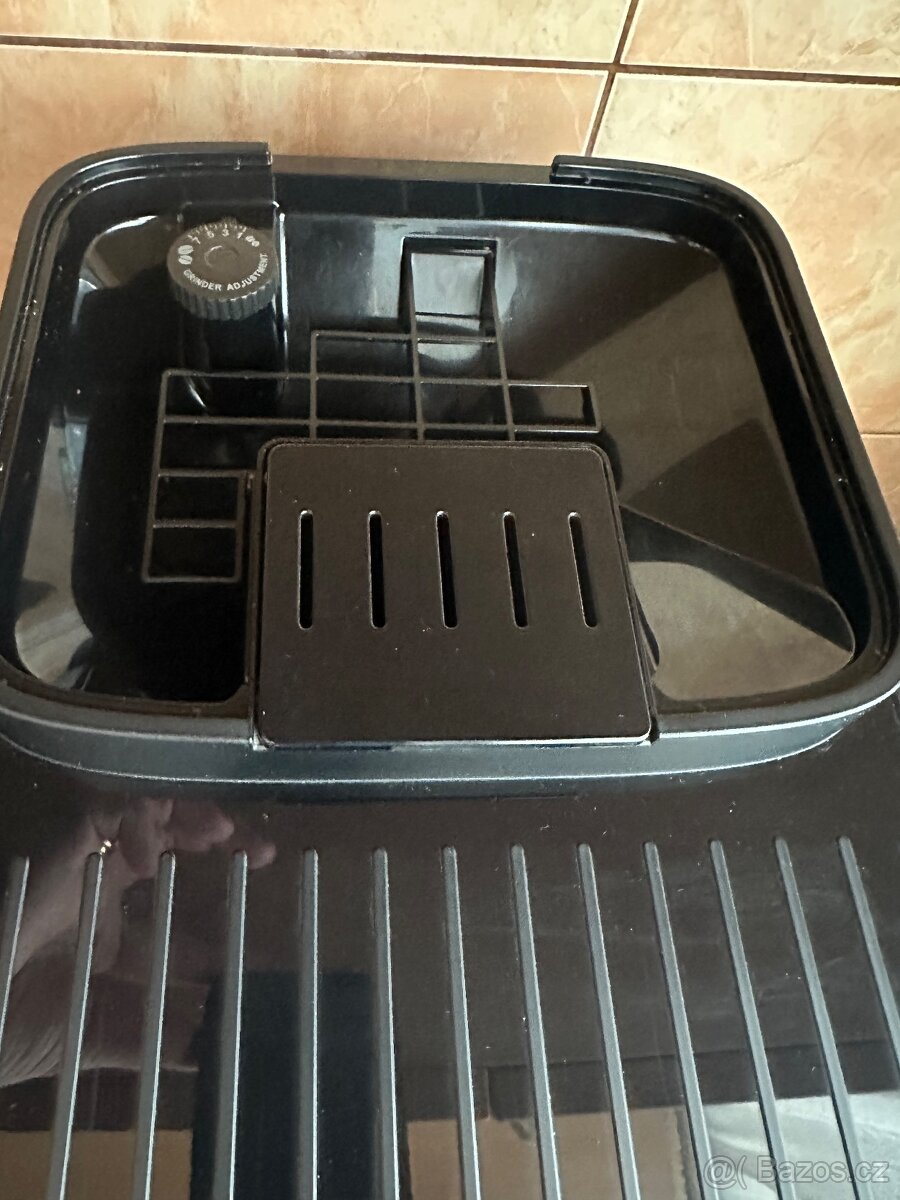 Automatický kávovar DeLonghi - 3