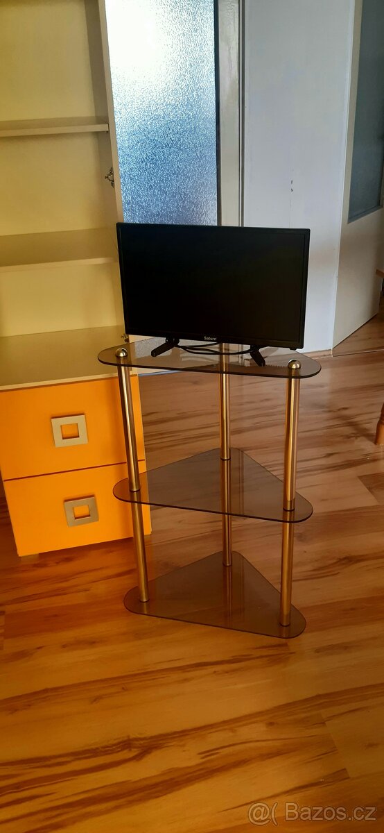 Odkladaci stolek sklo v 82 cm,h33cm,s53cm - 3