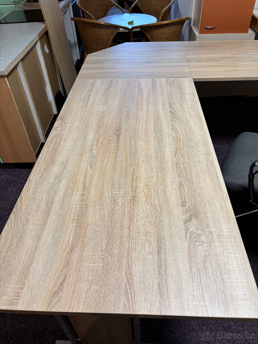 Kancelářský stůl - 3