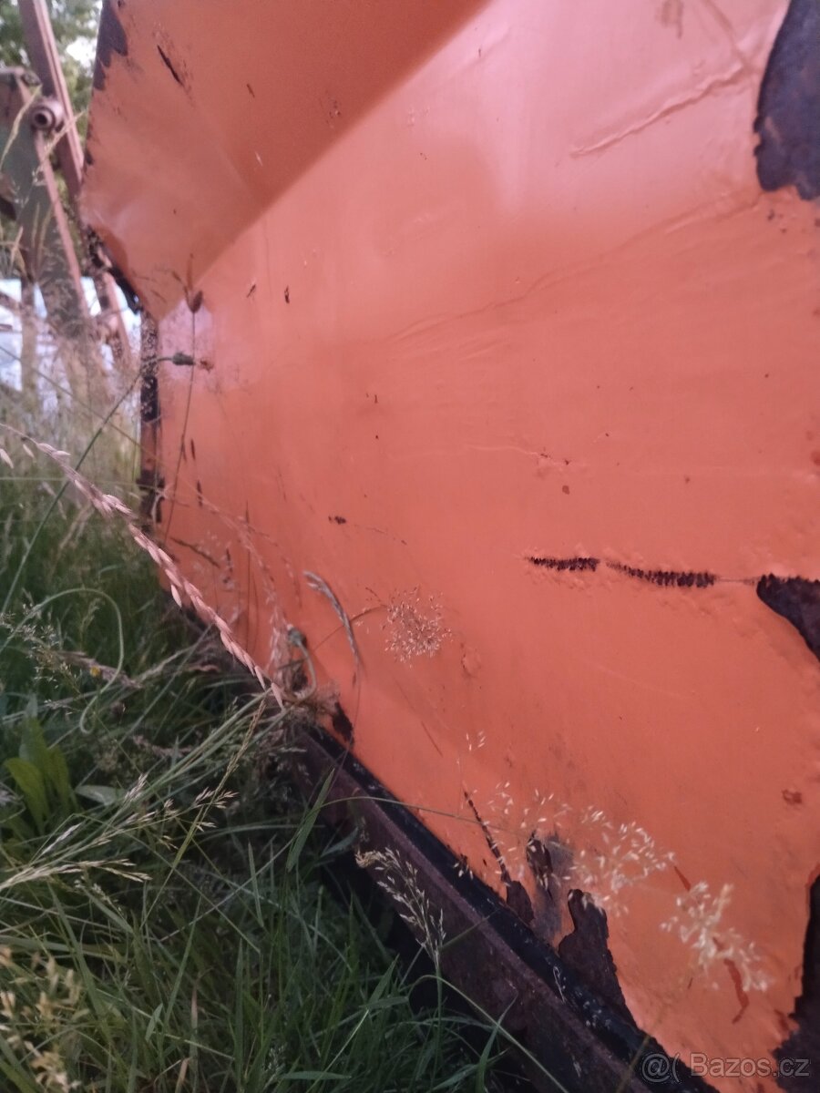 Čelní šípová radlice Slatiňany - 3