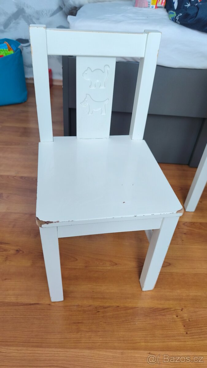 Stůl ze dvoumi židlemi - 3