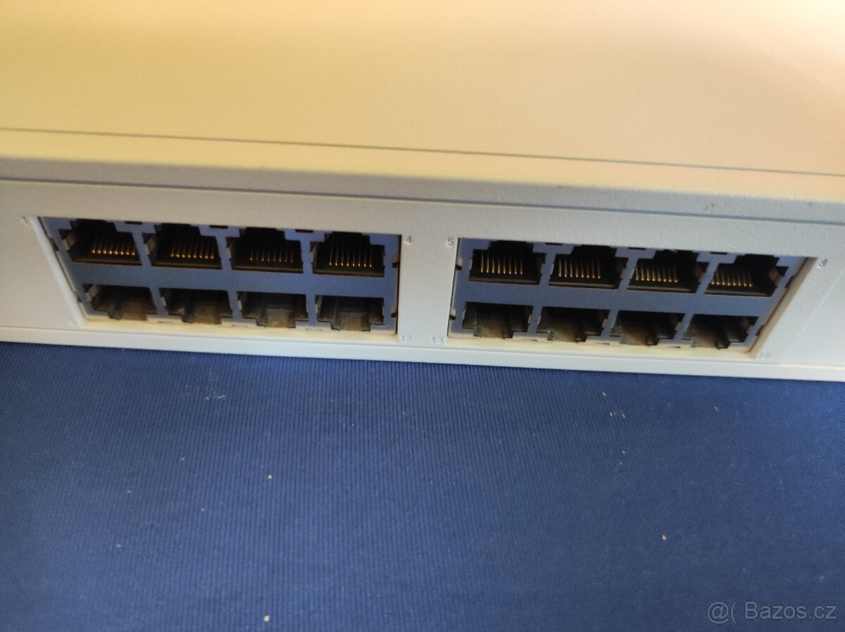 Switch 3Com 3C16470 BaseLine 16xLAN 10/100 - 3