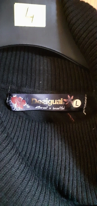 Svetr s rolákem DESIGUAL vel.40 - 3