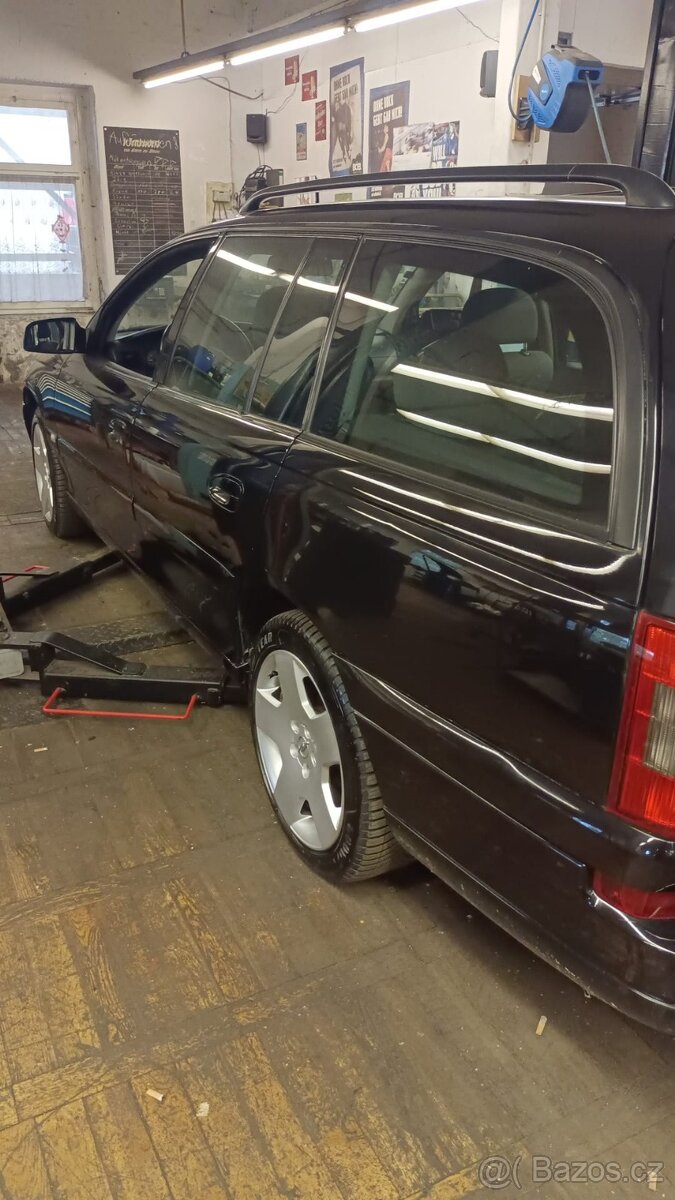 Opel Omega caravan - 3