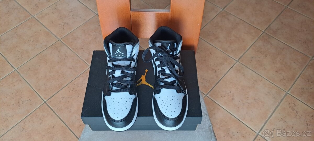 NIKE AIR JORDAN 1MID 38 - 3