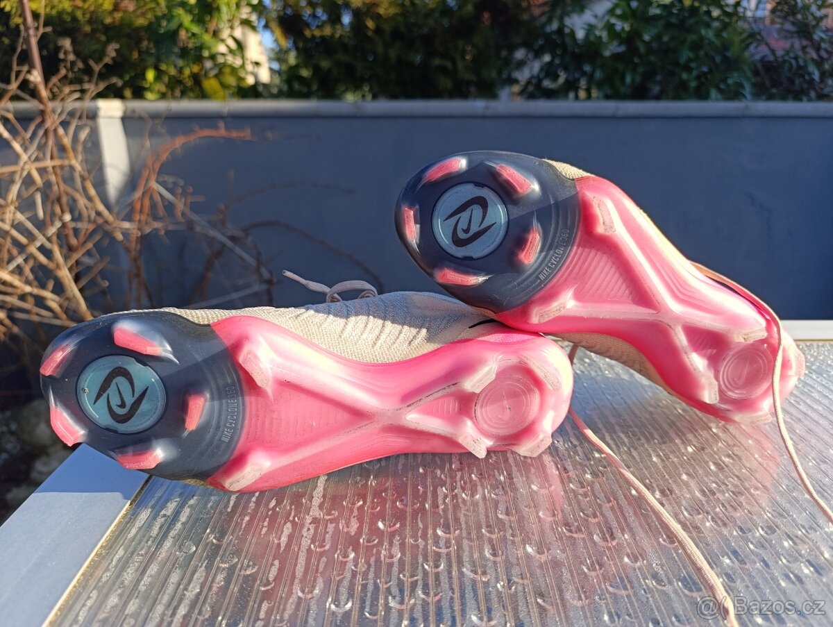 Prodám kopačky Nike Phantom vel 6,5 - 3