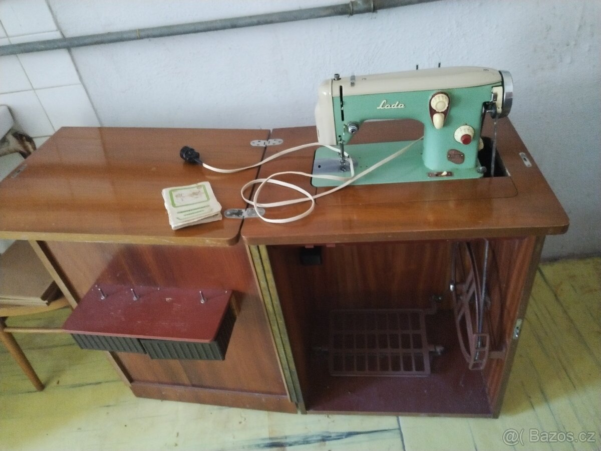 Šicí stroj Lada 236/1 - 3