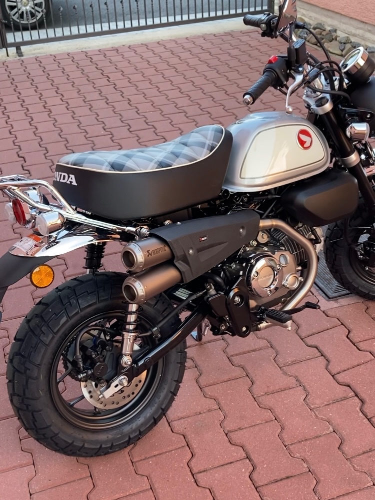 Honda Monkey AKRAPOVIČ - 3
