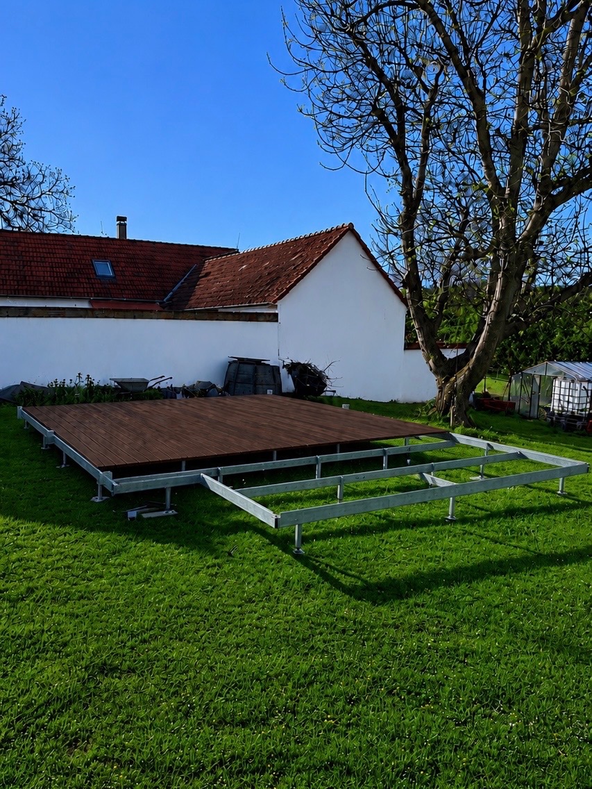 Moderní terasa / kavárenské posezení - 3