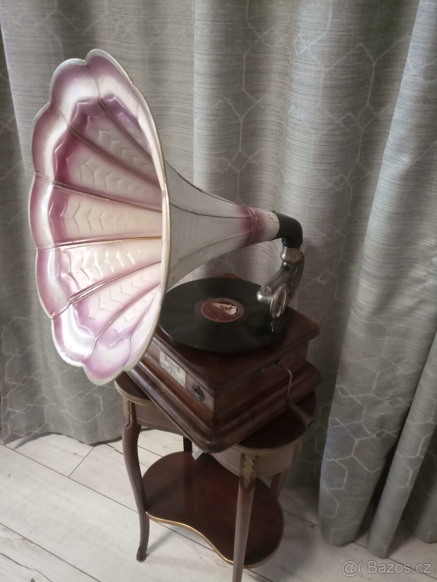 Gramofon s troubou - 3
