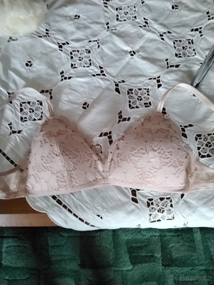 Nová pudrova podprsenka - 3