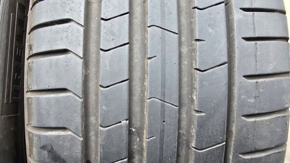 Letní pneu 245/40/19 Pirelli - 3
