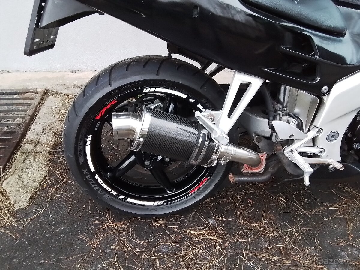 Honda VFR 750F - 3