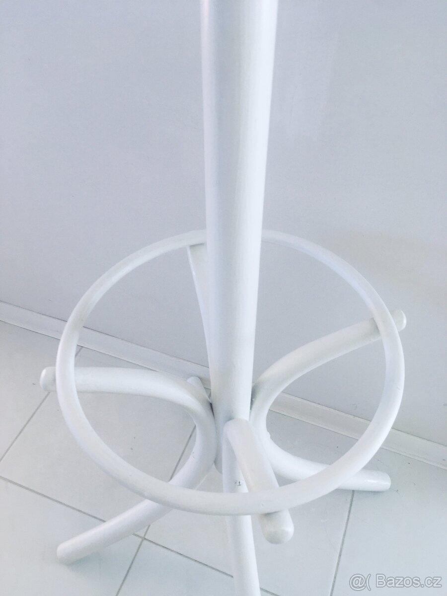 Věšák Thonet - 3