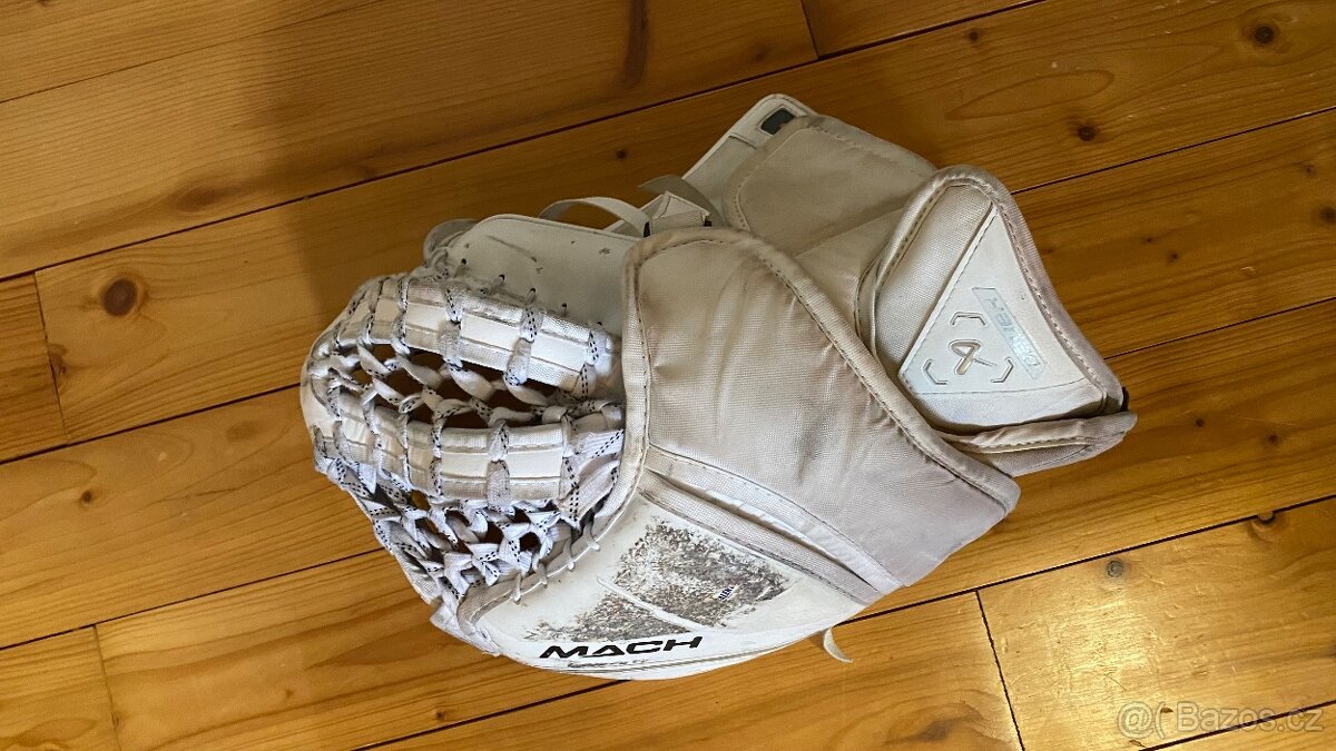 Brankářská lapačka Bauer Supreme Mach - 3