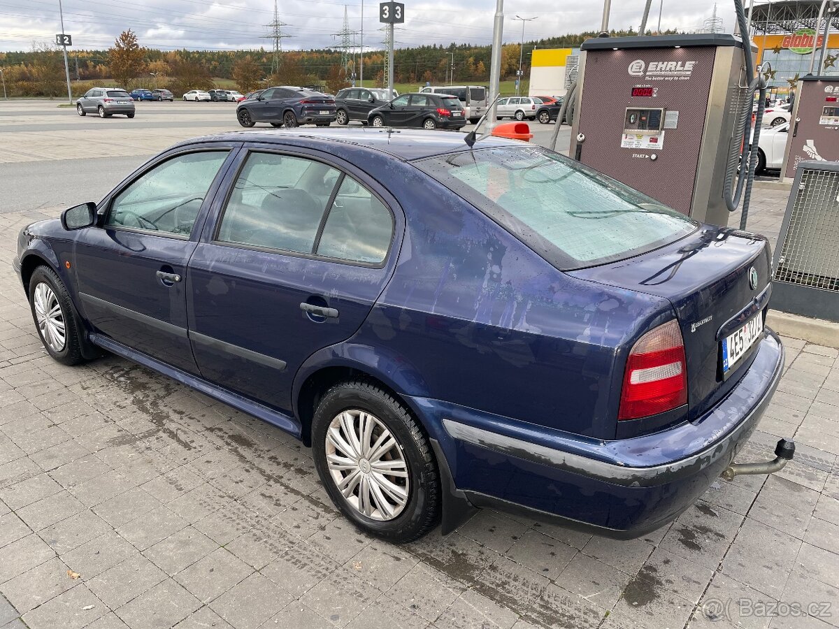 Škoda Octavia 1.6i GLX 55kW - 3
