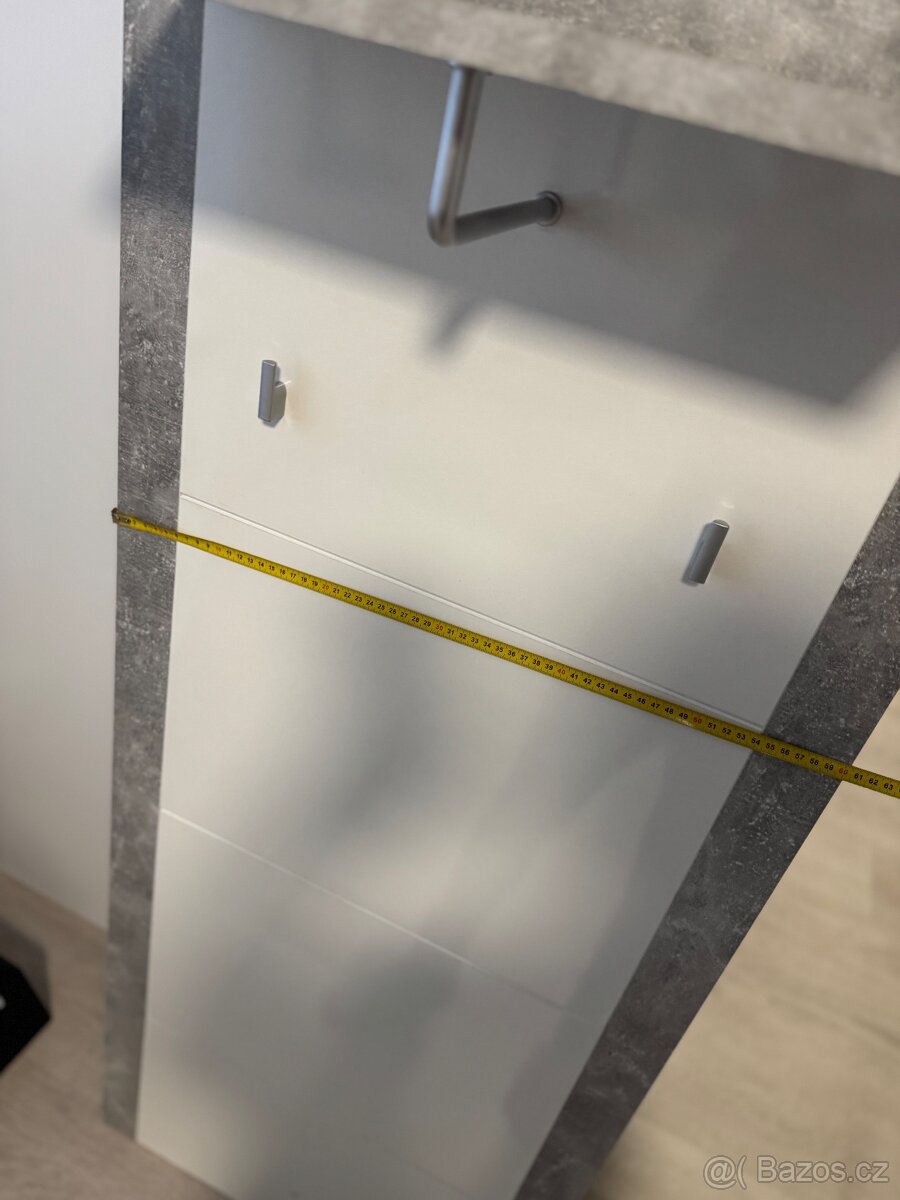 Předsíňová stěna - 3