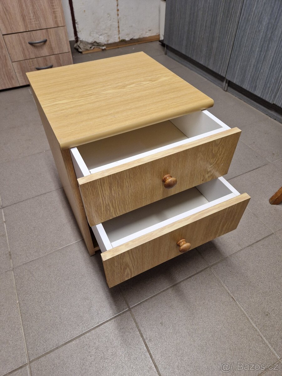 Noční stolek - 3
