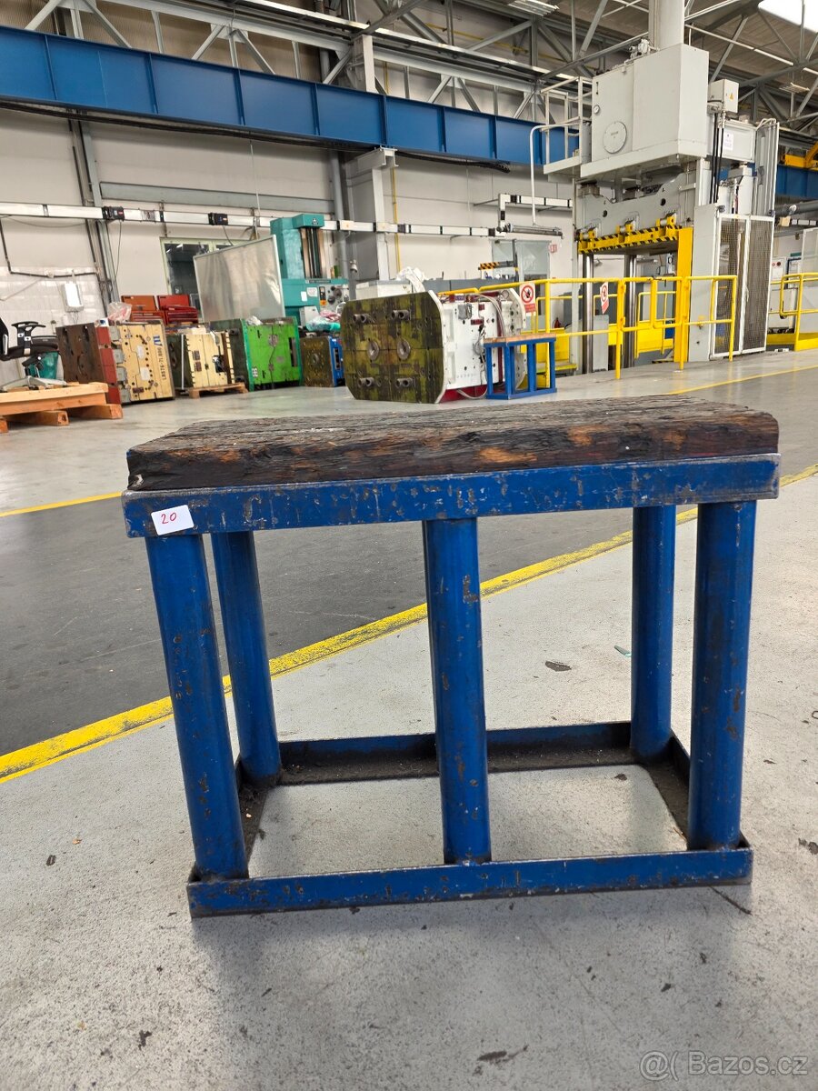 Průmyslový ocelový stojan / podstavec - 3