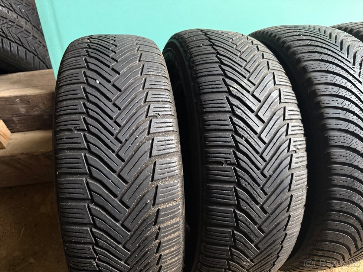 prodám zimní 215/65/16 Michelin - 3