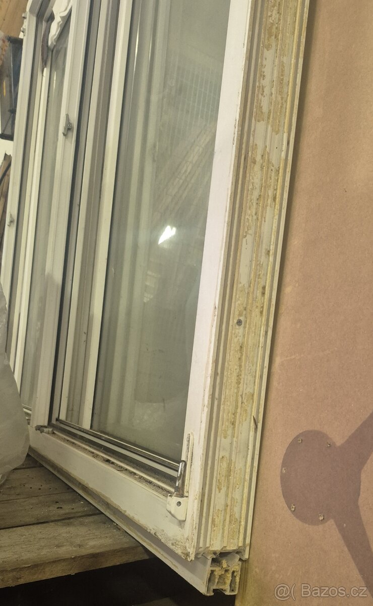 Plastové okno - dvojté sklo - 3