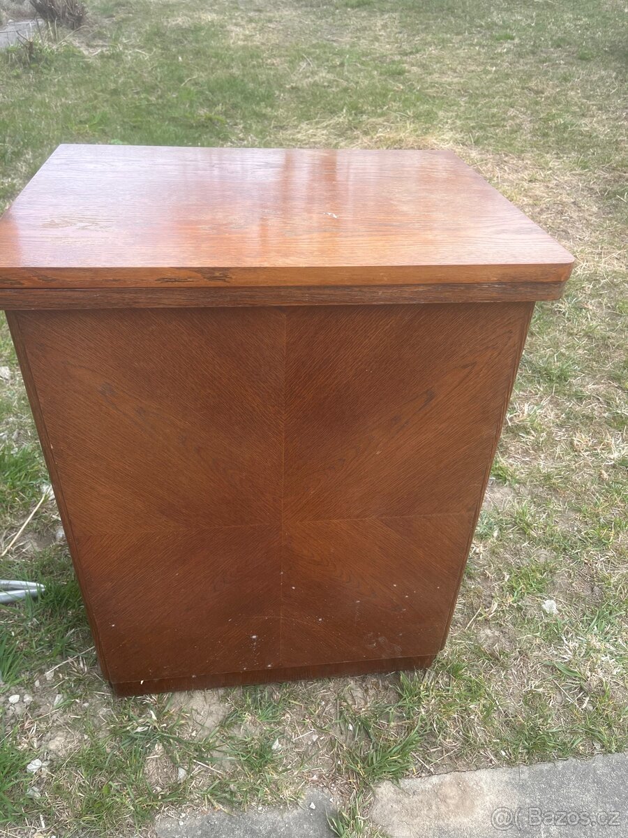 Starožitný šicí stroj - 3