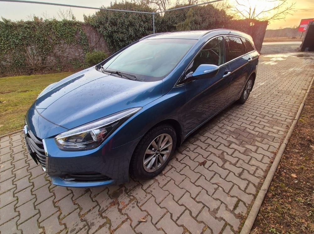 CW i40 1.7 CRDi HP Premium A/T 104kW A7 - 3