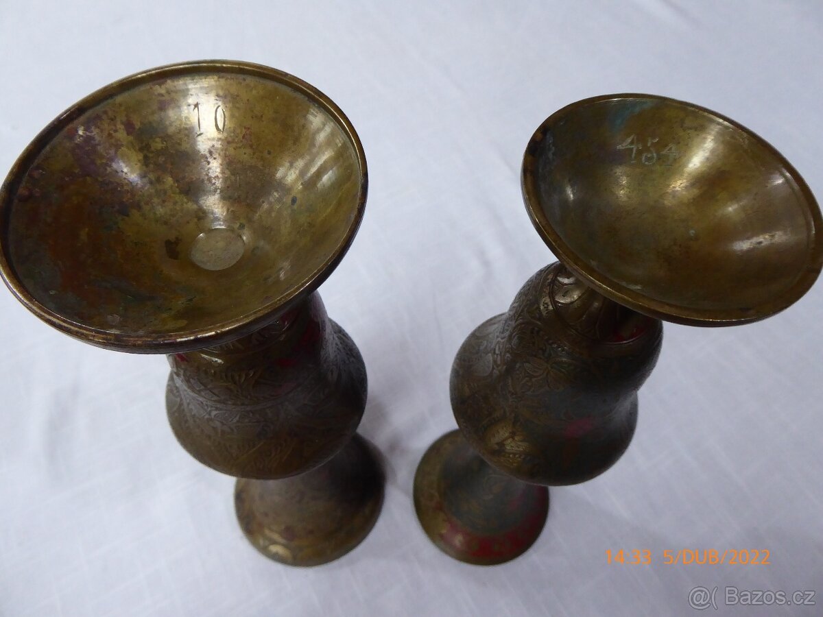 2 STARÉ ZDOBENÉ MOSAZNÉ SVÍCNY - 3
