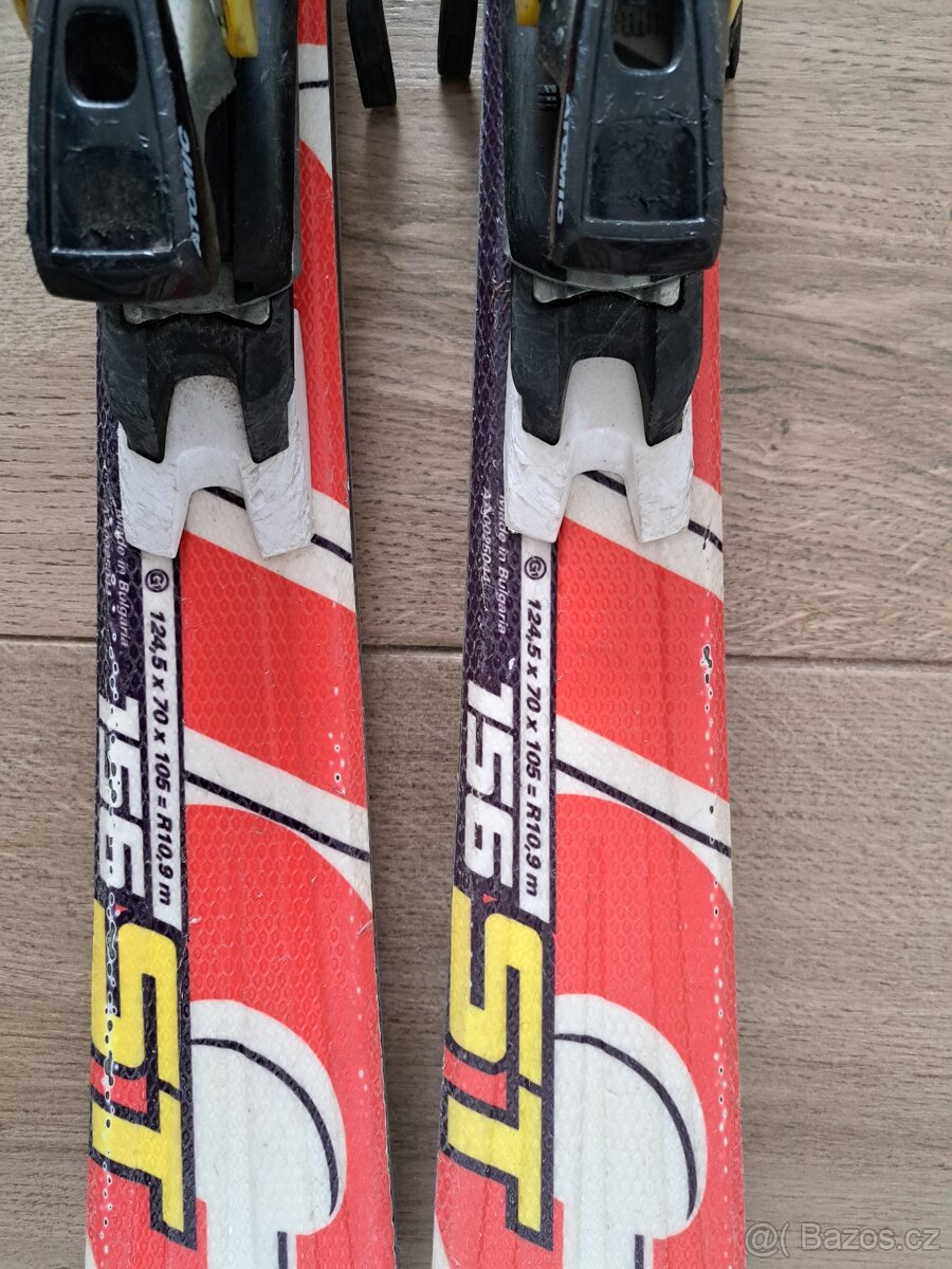 Lyže,hůlky a helmu a brýle - 3