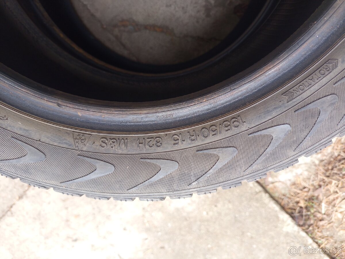 Prodám zimní pneu vredestein snowtrac 2, 195/50R15 82H - 3