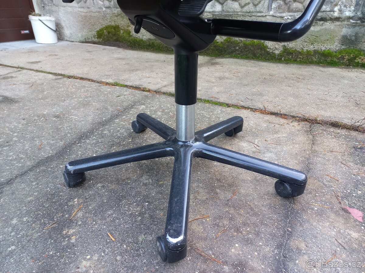 Kancelářská kolečková židle - 3