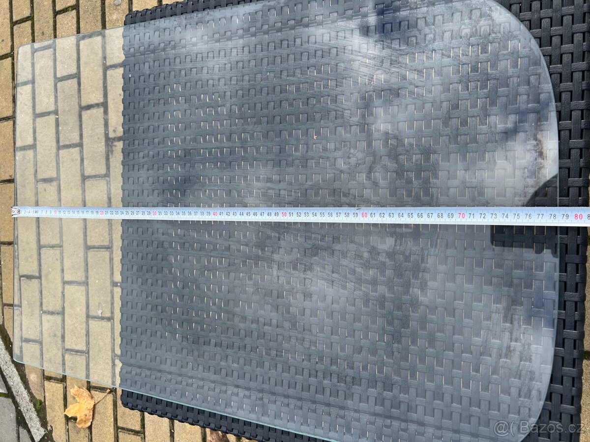 Prodám čelní a zadní sklo kabiny Praga V3S - 3