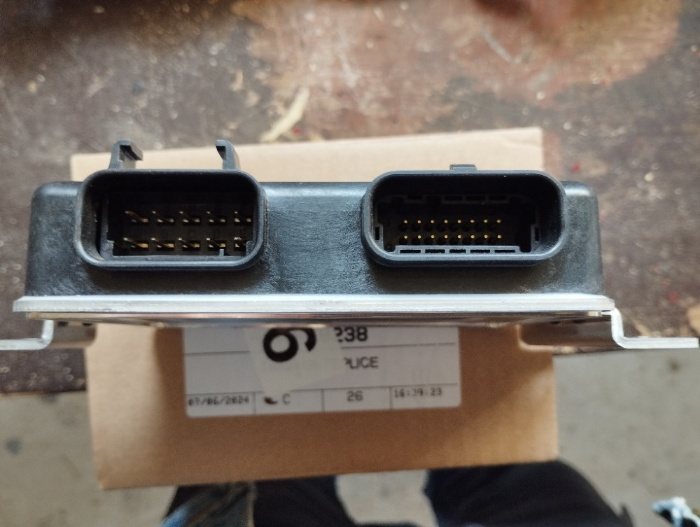 Cadillac Escalade - 3