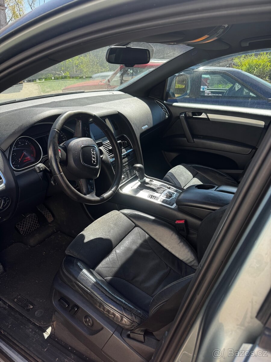 Audi Q7 4.2 TDi díly - 3