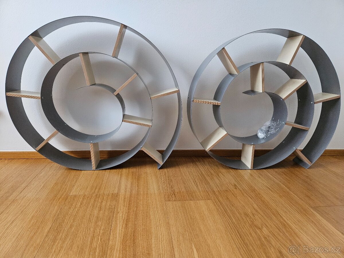 Šedá nástěnná knihovna Kare Design Snail - 3