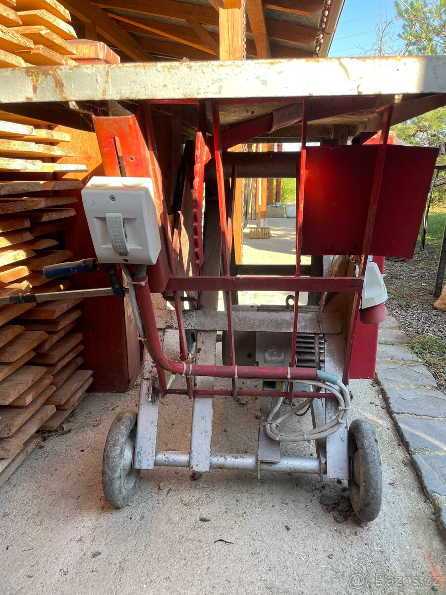 Tovární pila na dřevo - 3