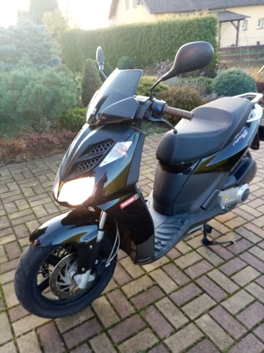 Skútr Derbi Rambla 300i - 3