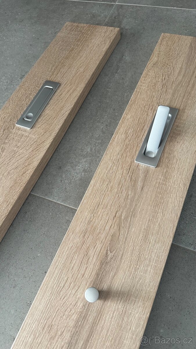 Šatní věšák / panel s výklopným háčkem, dub - 3