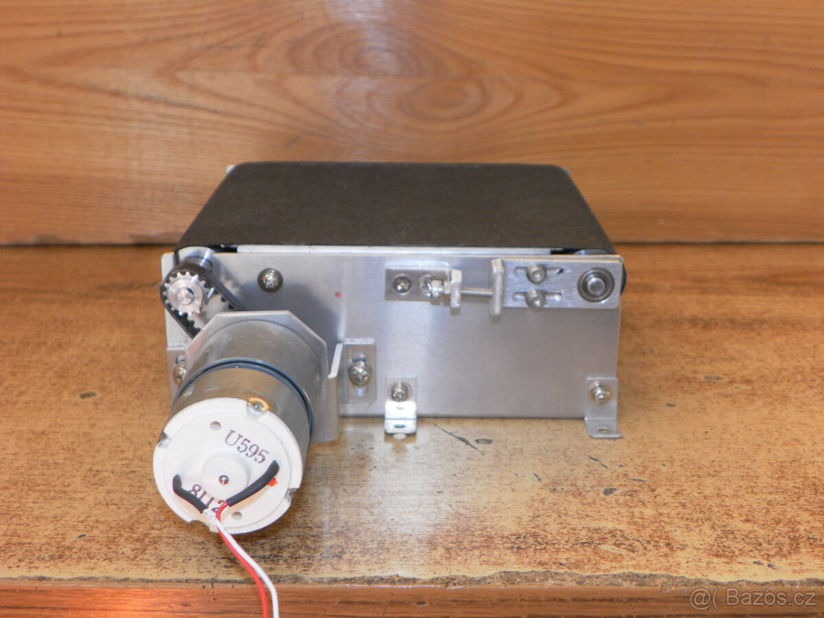 Běžící pás - elektrický pásový dopravník s motorem DC 24 V - 3