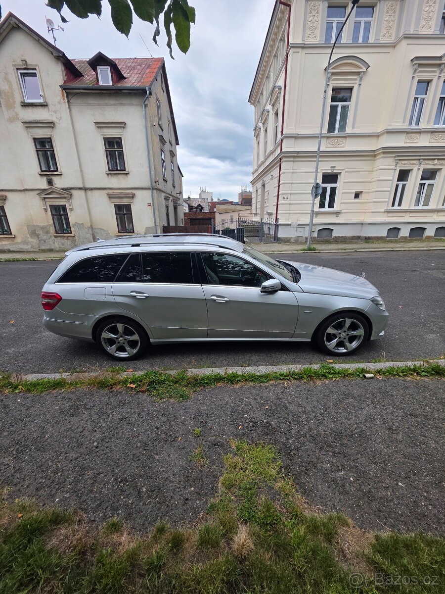 Prodám Mercedes Benz E 350 4 matik - 3