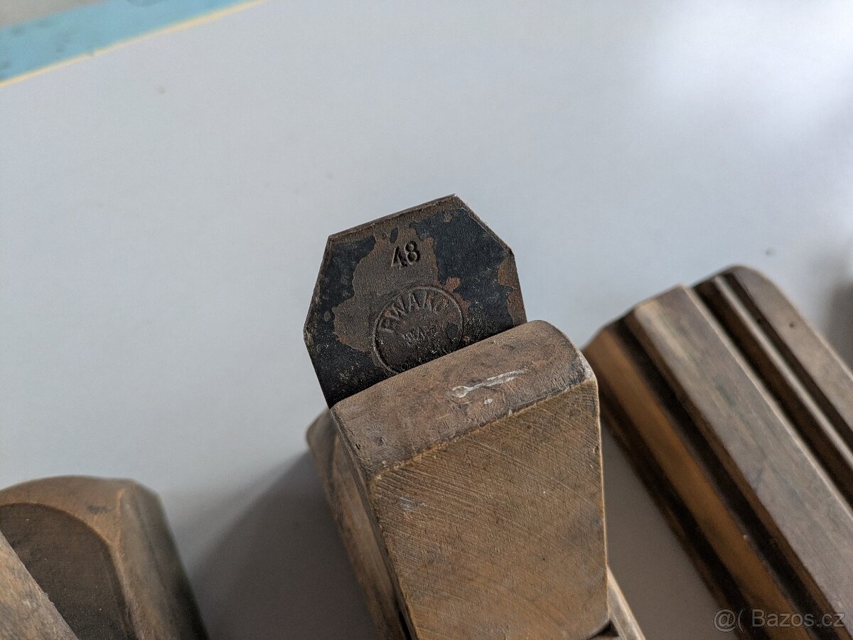 Staré ruční hoblíky na dřevo - 3