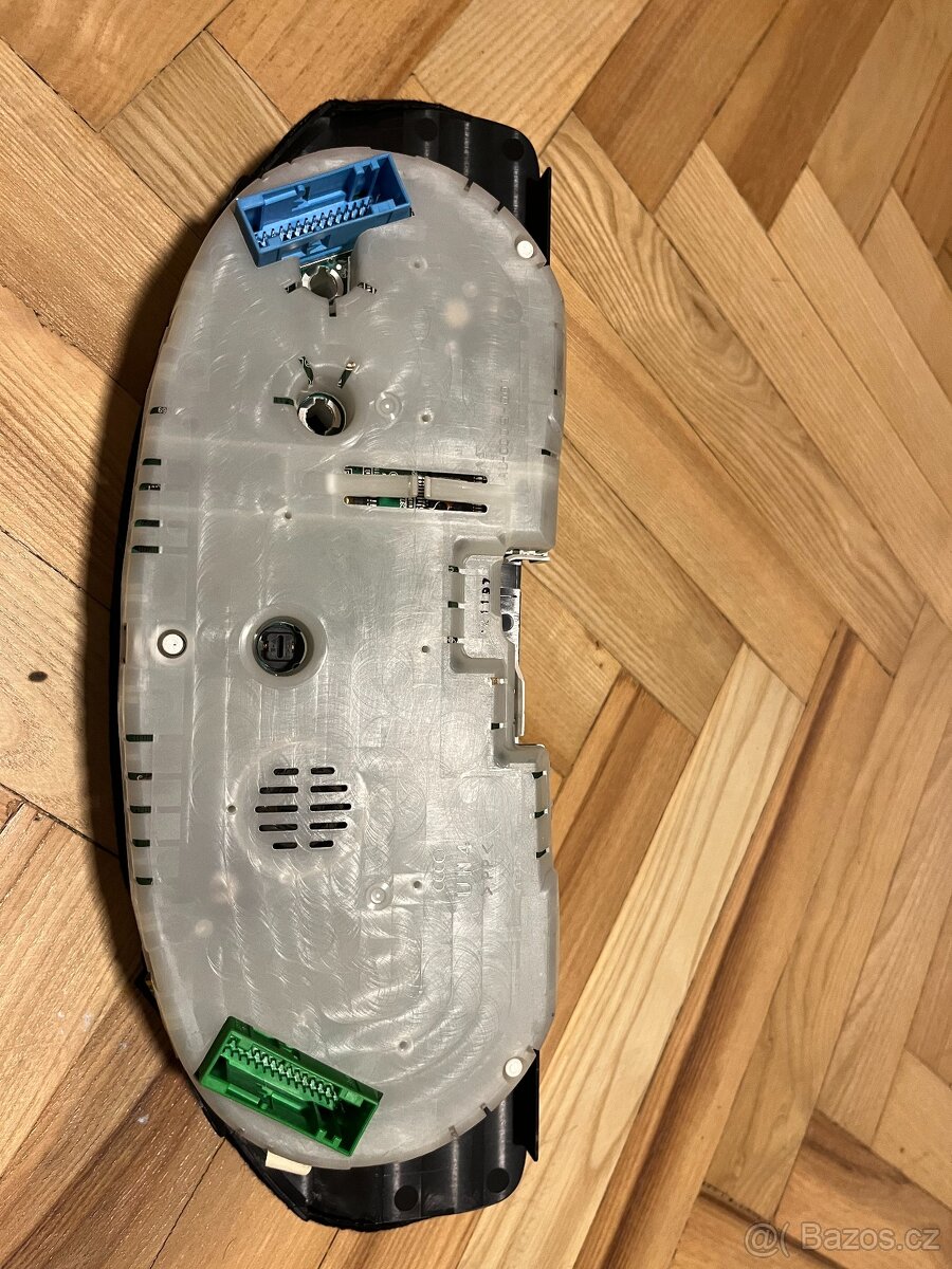 Audi A4 B5 budíky - 3